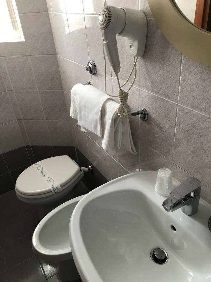 Hotel Amico Fritz Livorno Exterior photo